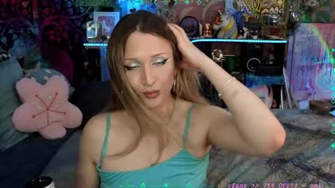 Snapshot of xaevynne chatting on 05/28/26, 03:26 Xaevynne Sometimes Milla Milla The Cute as a Buttom Brunette online show from 05/28/26, 03:26