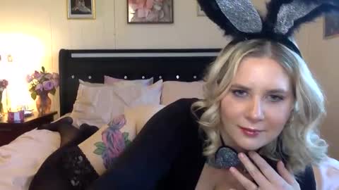 Snapshot of xallycat chatting on 10/30/25, 08:20 Ally online show from 10/30/25, 08:20