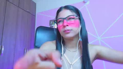 Snapshot of xallysonx_ chatting on 04/25/26, 01:41 XALLYSONX online show from 04/25/26, 01:41