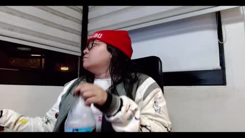 xander_taylor_ online show from 10/25/25, 04:31