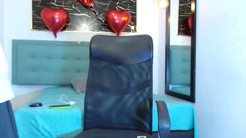 xandergrey8 online show from 02/19/26, 07:21