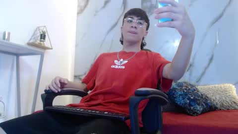 xandergrey8 online show from 04/16/26, 07:36