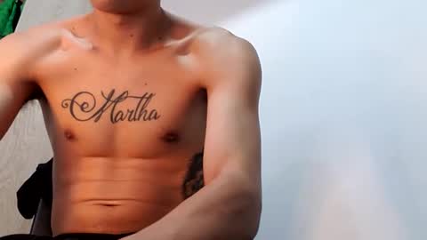 Snapshot of xandressex chatting on 02/09/25, 04:50 Andres online show from 02/09/25, 04:50