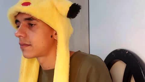 Snapshot of xandressex chatting on 02/15/25, 01:10 Andres online show from 02/15/25, 01:10