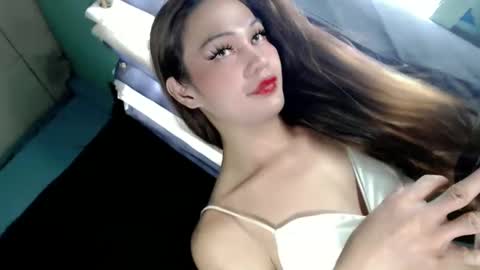 Snapshot of xangel_redx chatting on 12/11/24, 03:02 ANGEL online show from 12/11/24, 03:02