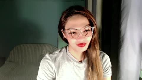 Snapshot of xangel_redx chatting on 12/22/24, 05:53 ANGEL online show from 12/22/24, 05:53