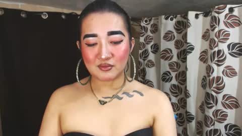 Snapshot of xasianempressx chatting on 01/25/25, 06:35 Nira NOT INTO CHEAP GUYS online show from 01/25/25, 06:35