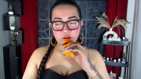 Snapshot of xasianempressx chatting on 10/09/25, 12:25 Nira NOT INTO CHEAP GUYS online show from 10/09/25, 12:25