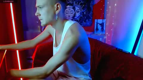 xavier_night81 online show from 09/25/25, 08:29