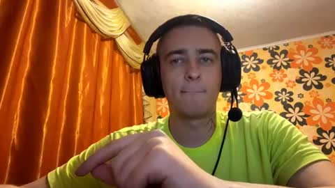 Snapshot of xayden_ chatting on 07/09/26, 06:12 Vlad online show from 07/09/26, 06:12
