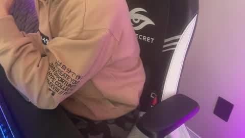 xburst online show from 12/15/24, 06:04