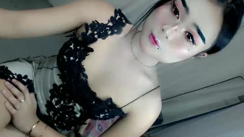 Snapshot of xchinita_kyanggx chatting on 06/08/26, 12:25 kianna online show from 06/08/26, 12:25