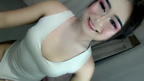 Snapshot of xchinita_kyanggx chatting on 06/19/26, 04:17 kianna online show from 06/19/26, 04:17