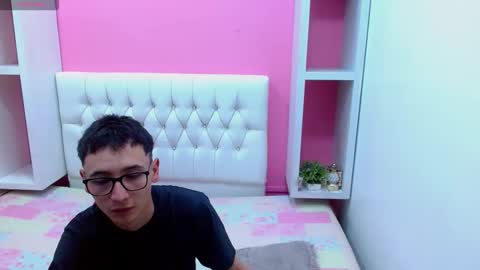 xcoupleplayxx online show from 04/22/26, 03:20