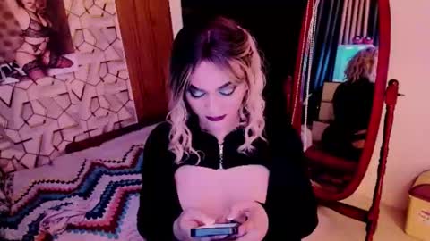 Snapshot of xdirtymistressx chatting on 12/14/25, 08:35 XDirtymistressX online show from 12/14/25, 08:35