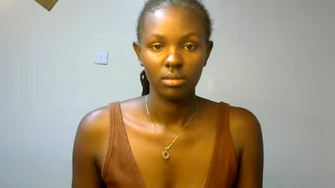 Snapshot of xeenah chatting on 06/25/26, 10:14 xeenah online show from 06/25/26, 10:14