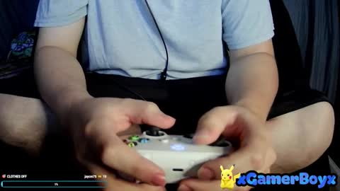 Snapshot of xgamerboyx chatting on 11/15/25, 10:48 xgamerboyx online show from 11/15/25, 10:48