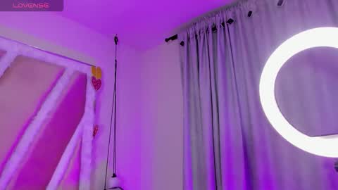 hinata  online show from 02/26/26, 11:59