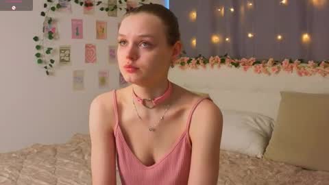 Luna and Lina online show from 11/20/25, 04:12