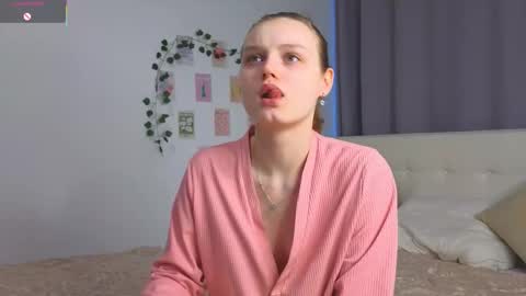 Luna and Lina online show from 11/29/25, 04:15