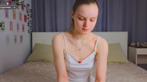 Luna and Lina online show from 12/05/25, 04:10