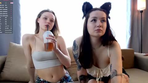 Luna and Lina online show from 04/13/26, 04:07