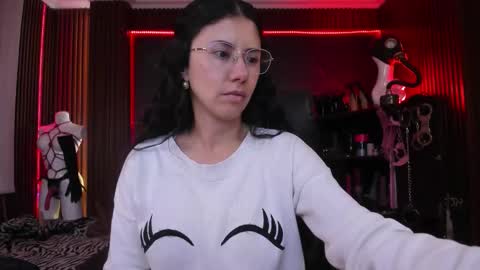 XiaQueen   I M online show from 10/18/25, 08:42