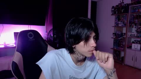 Snapshot of xice_boy chatting on 12/04/25, 12:14 xIce Boy online show from 12/04/25, 12:14