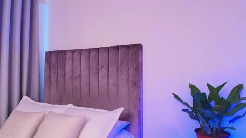 XIMENA LOPEZ online show from 04/07/26, 06:08