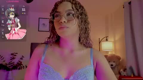 camila online show from 10/31/25, 09:27