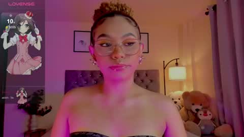 Snapshot of ximena_sotto1 chatting on 06/30/26, 09:05 camila online show from 06/30/26, 09:05