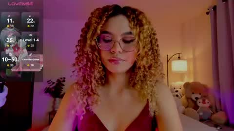 Snapshot of ximena_sotto1 chatting on 07/02/26, 03:23 camila online show from 07/02/26, 03:23