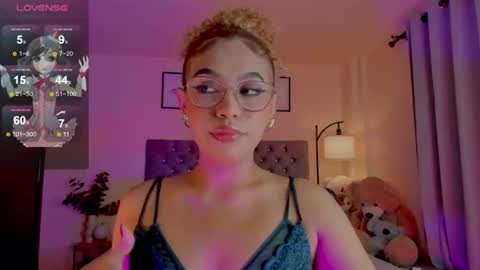 Snapshot of ximena_sotto1 chatting on 07/22/26, 09:39 camila online show from 07/22/26, 09:39