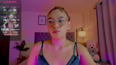 Snapshot of ximena_sotto1 chatting on 07/26/26, 08:05 camila online show from 07/26/26, 08:05