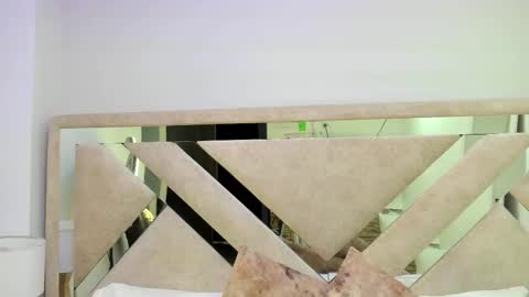 Xime  online show from 12/19/25, 04:19