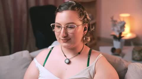 Snapshot of ximenna_cruz_ chatting on 06/07/26, 03:27 Xime Independent Artist online show from 06/07/26, 03:27