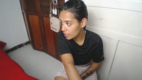 xiomi705825 online show from 09/16/25, 02:23