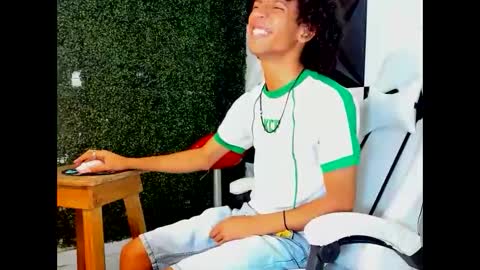 xion_ez online show from 10/28/25, 08:22