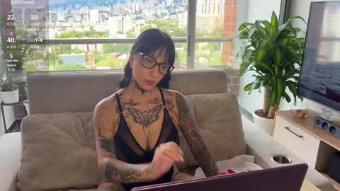 xisisxx online show from 10/25/25, 07:41