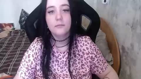 Snapshot of xjenny_bae chatting on 06/21/26, 08:06 xjenny_bae online show from 06/21/26, 08:06