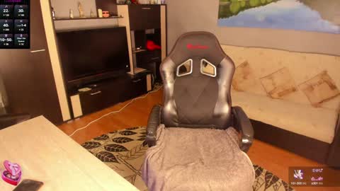 Lara online show from 01/09/25, 12:25