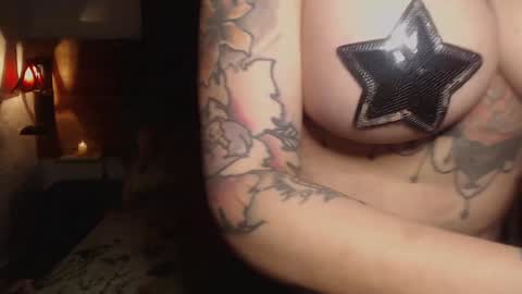 Snapshot of xlisbetx chatting on 01/23/25, 02:02 xlisbetx online show from 01/23/25, 02:02