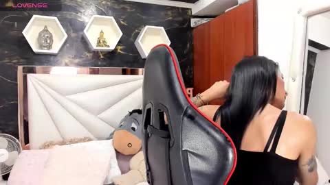 Snapshot of xlmena_slut chatting on 12/02/24, 05:37 Ximena online show from 12/02/24, 05:37