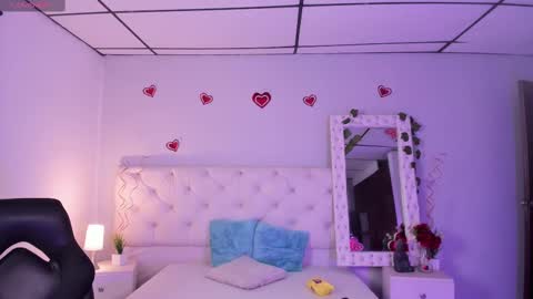 Snapshot of xlmena_slut chatting on 02/26/25, 01:53 Ximena online show from 02/26/25, 01:53