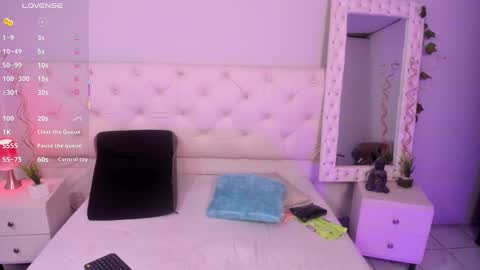Snapshot of xlmena_slut chatting on 09/23/25, 03:42 Ximena online show from 09/23/25, 03:42