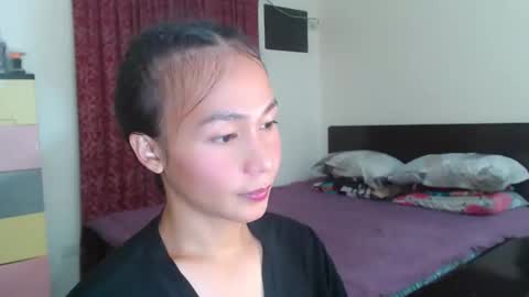 Snapshot of xlovely_destinyx chatting on 01/08/25, 04:00 Alice online show from 01/08/25, 04:00