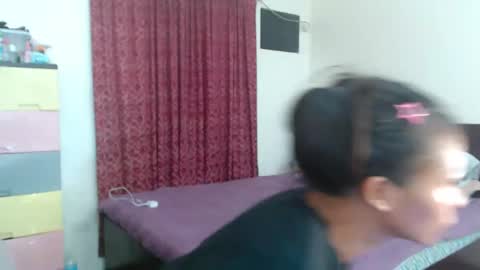 Snapshot of xlovely_destinyx chatting on 02/12/25, 07:13 Alice online show from 02/12/25, 07:13