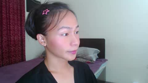 Snapshot of xlovely_destinyx chatting on 02/23/25, 06:12 Alice online show from 02/23/25, 06:12