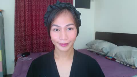 Snapshot of xlovely_destinyx chatting on 03/11/25, 12:11 Alice online show from 03/11/25, 12:11