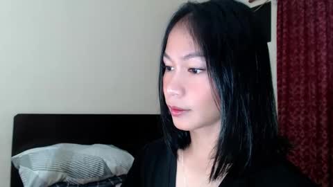 Snapshot of xlovely_destinyx chatting on 11/27/25, 11:12 Alice online show from 11/27/25, 11:12